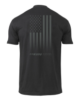 KUIU Vertical Flag Logo T-Shirt | Black